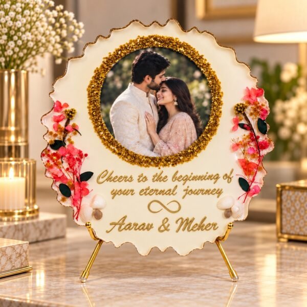 Personalized couple gift resin keepsake with custom name plaque